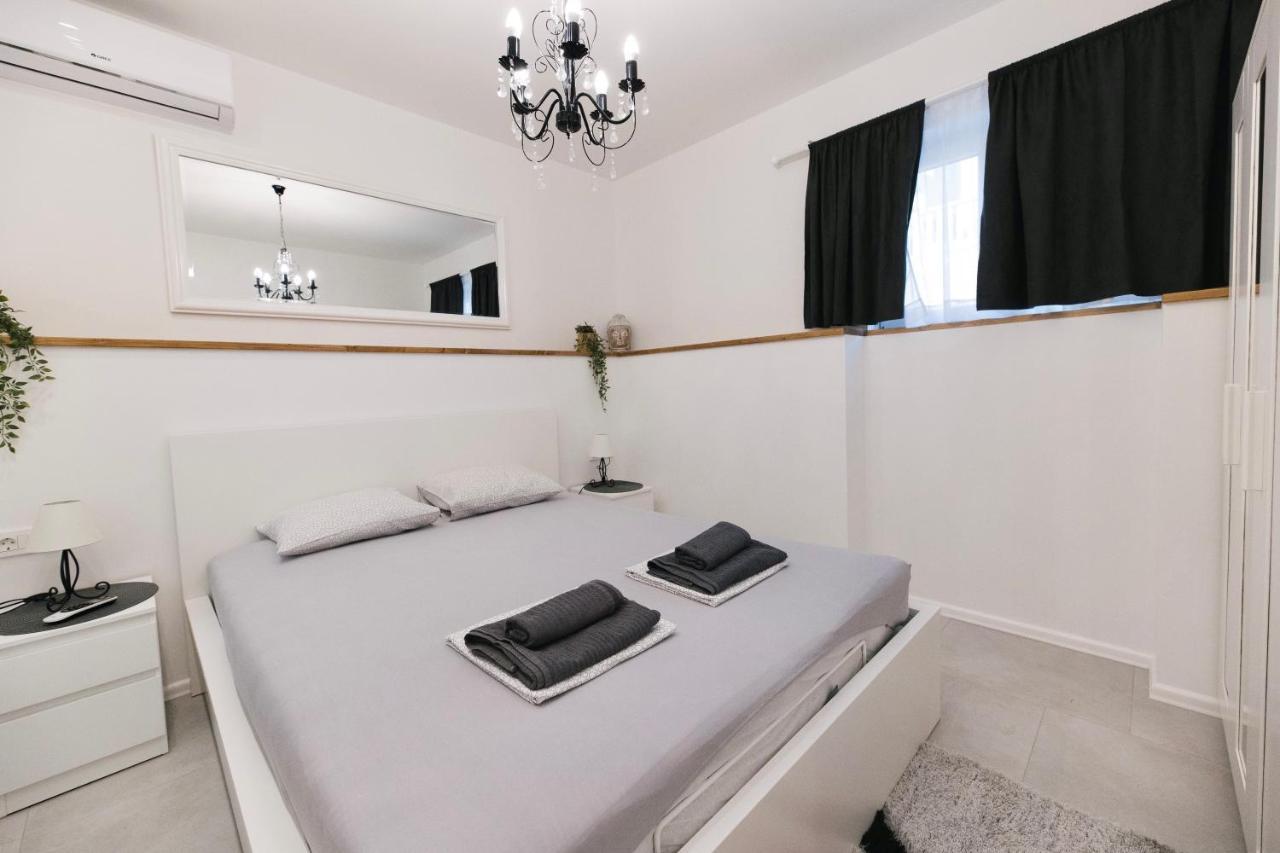 Apt. 2, Marghareta *